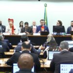 COMISSÃO DA CÂMARA APROVA TEXTO-BASE DA PEC QUE ACABA COM A ESCALA 6X1 E REDUZ JORNADA PARA 40 HORAS