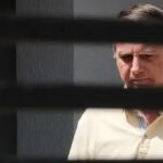 BOLSONARO PEDE AO STF LIBERAÇÃO DE VISITAS DE FLÁVIO DURANTE PRISÃO DOMICILIAR